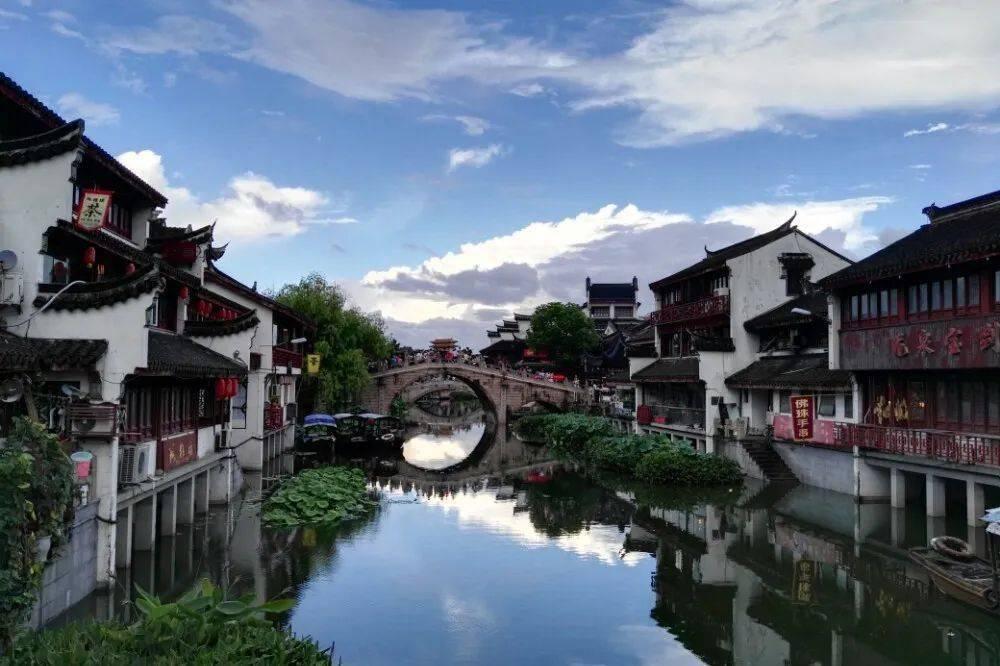 如果一个男人说忘记情人但是他还经常去在抖音上看她怎么回事？游戏画面